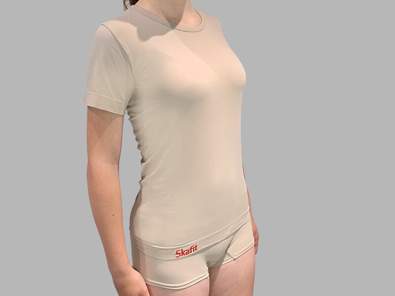 Skafit dames ondershirt beige op model