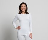 Thermoshirt lang wit op vrouw